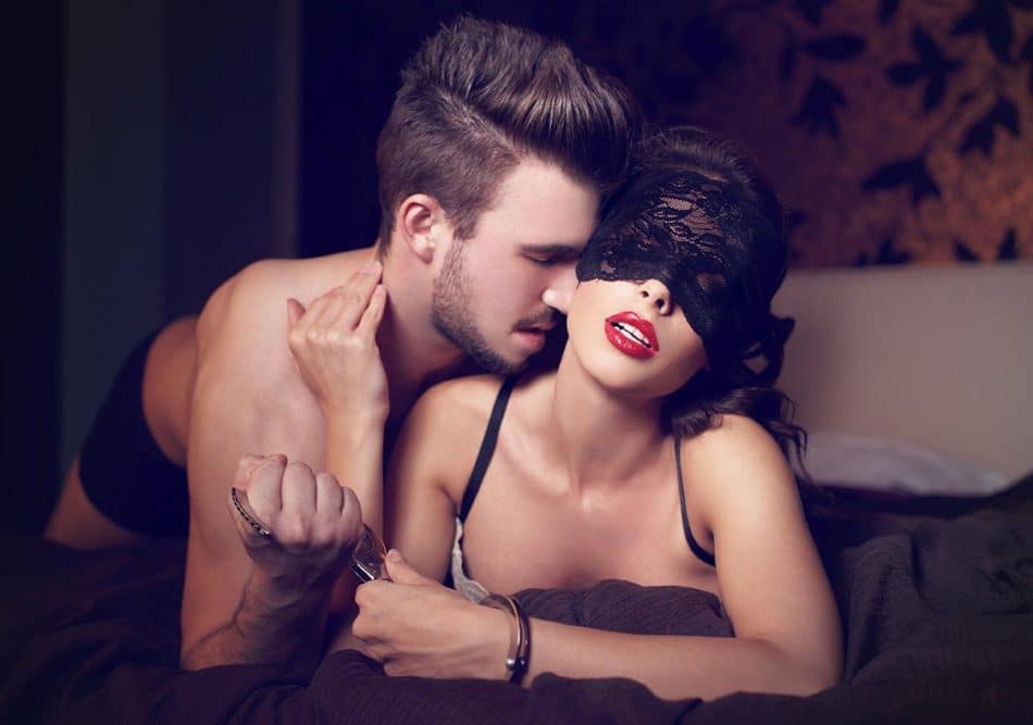 Devote Frauen-Titelbild